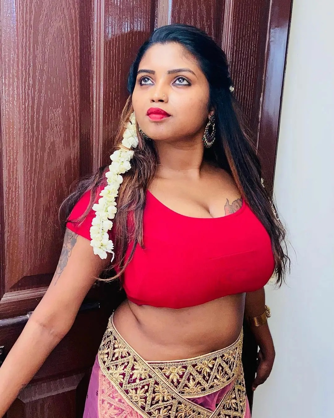 Actress Elakkiya Latest Hot Navel & Cleavage Stills