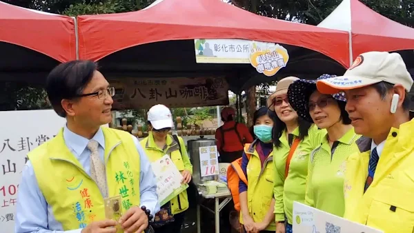 ▲春鷹再訪，又到賞鷹季，鷹揚八卦賞鷹活動本週末於彰化縣芬園鄉文德國小登場，彰化市長林世賢熱中於生態保育推動與環保運動，更是賞鷹活動幕後重要靈魂人物之一。（資料照／記者林明佑翻攝）