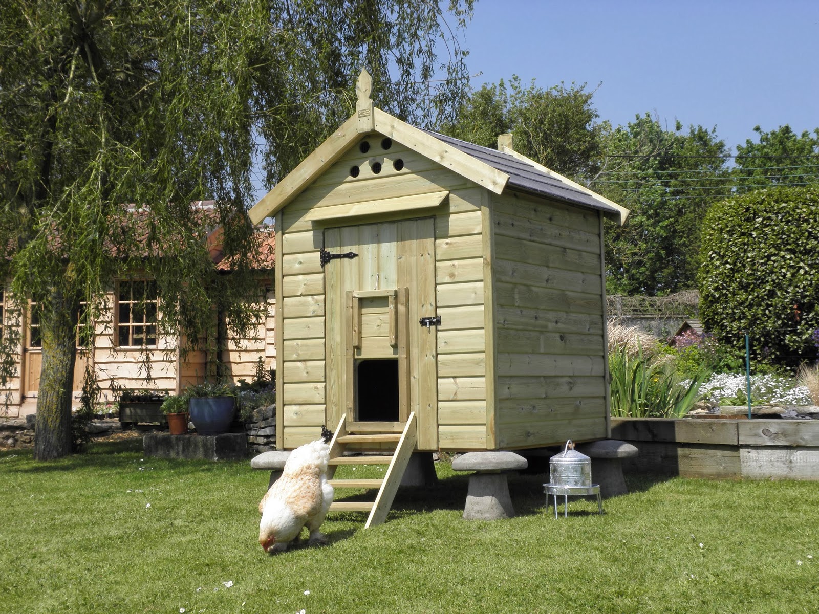 Flyte So Fancy: Guaranteed Quality Chicken Houses from ...