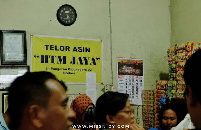 beli oleh-oleh telur asin di brebes