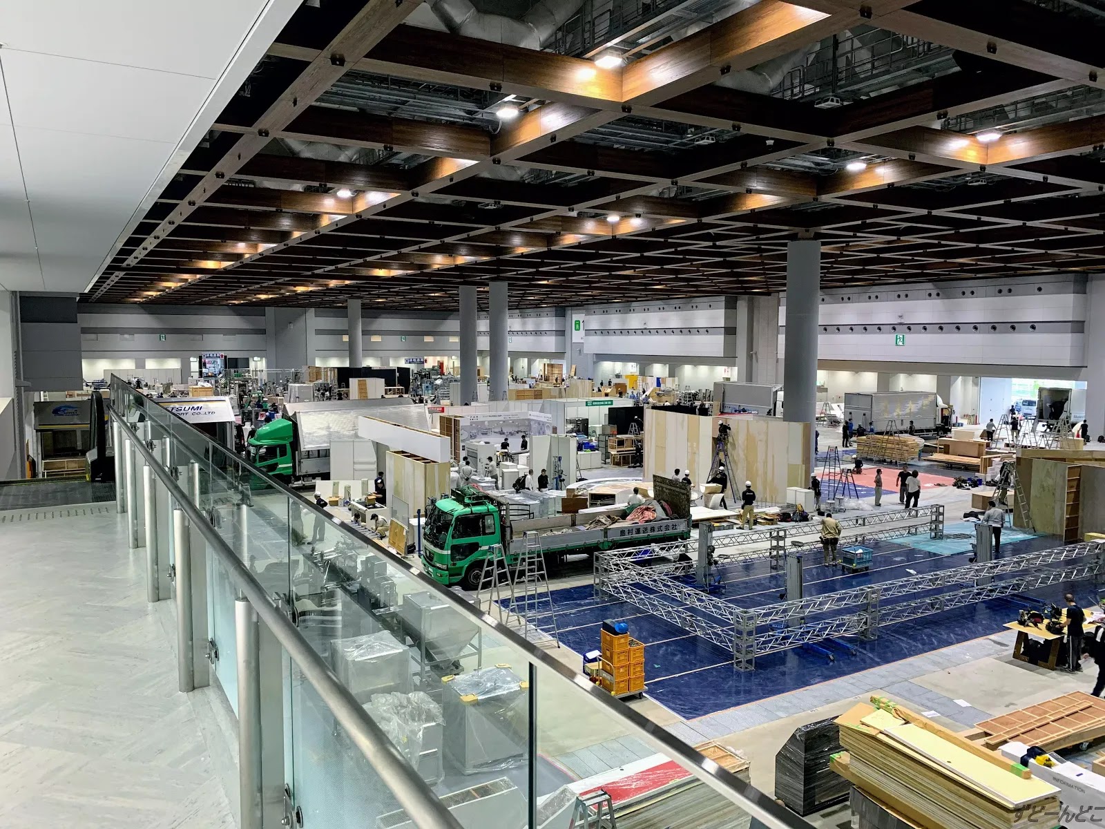 東京ビッグサイト南展示場をオープン初日に巡回へ ずどーんどこ 東京ビッグサイト南展示場をオープン初日に巡回へ ずどーんどこ