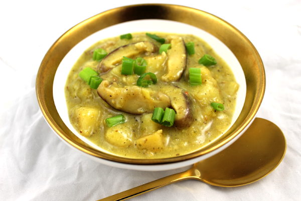 Green Curry Potato and Mushroom Soup