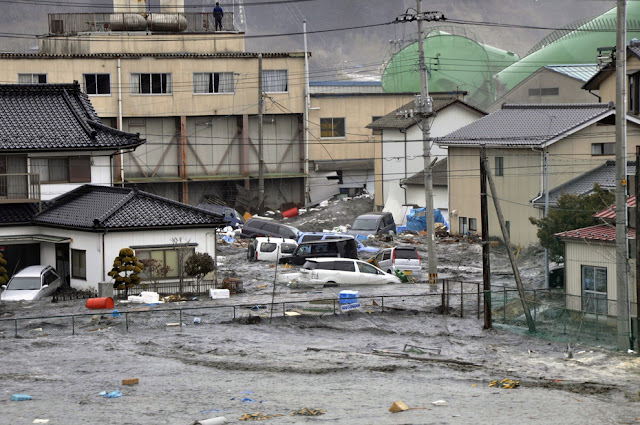 Japan Tsunami photos