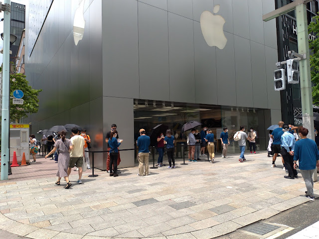 Apple Store 新型コロナウイルス対策で行列