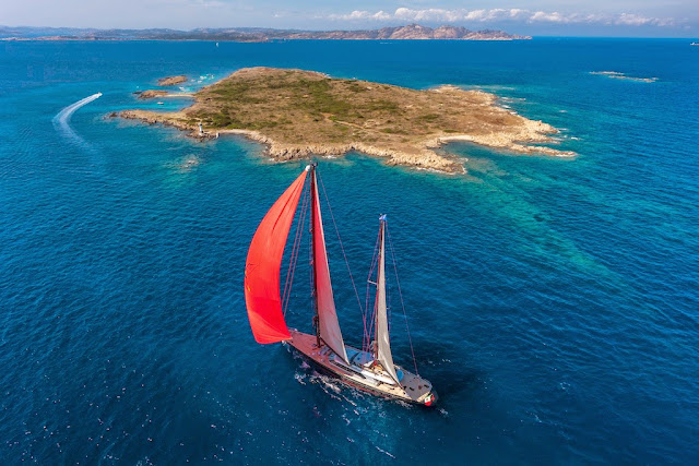 alquiler de goletas en Italia. alquiler de goletas en las Ilsas Eolias. Alquilar una goleta barata en las Islas Eoliasa. Alquiler de goletas en Cerdeña. Alquiler de goletas en Sicilia