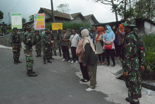 Evakuasi Warga Balai Ranti Kemalang (Sekenario latihan)