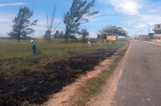 http://vnoticia.com.br/noticia/3531-equipe-do-meio-ambiente-de-sfi-controla-incendio-em-area-de-restinga-na-praia-de-santa-clara