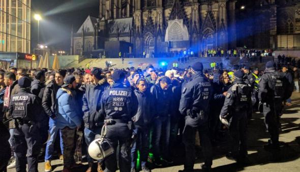 Η αστυνομία της Κολωνίας έλεγξε εκατοντάδες «πρόσφυγες» την παραμονή της Πρωτοχρονιάς