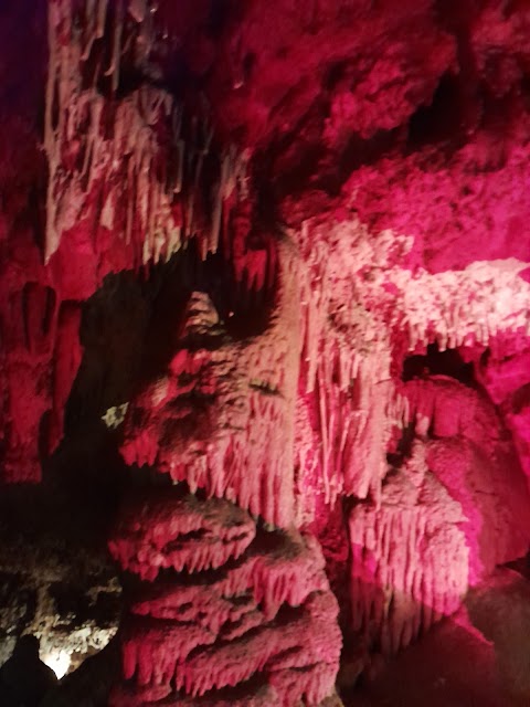 Пещера Венеца, храм "Св. Георги" и водопад Бобука