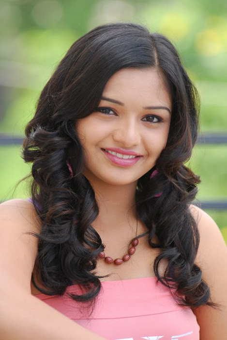 young teen yamini st glamour images