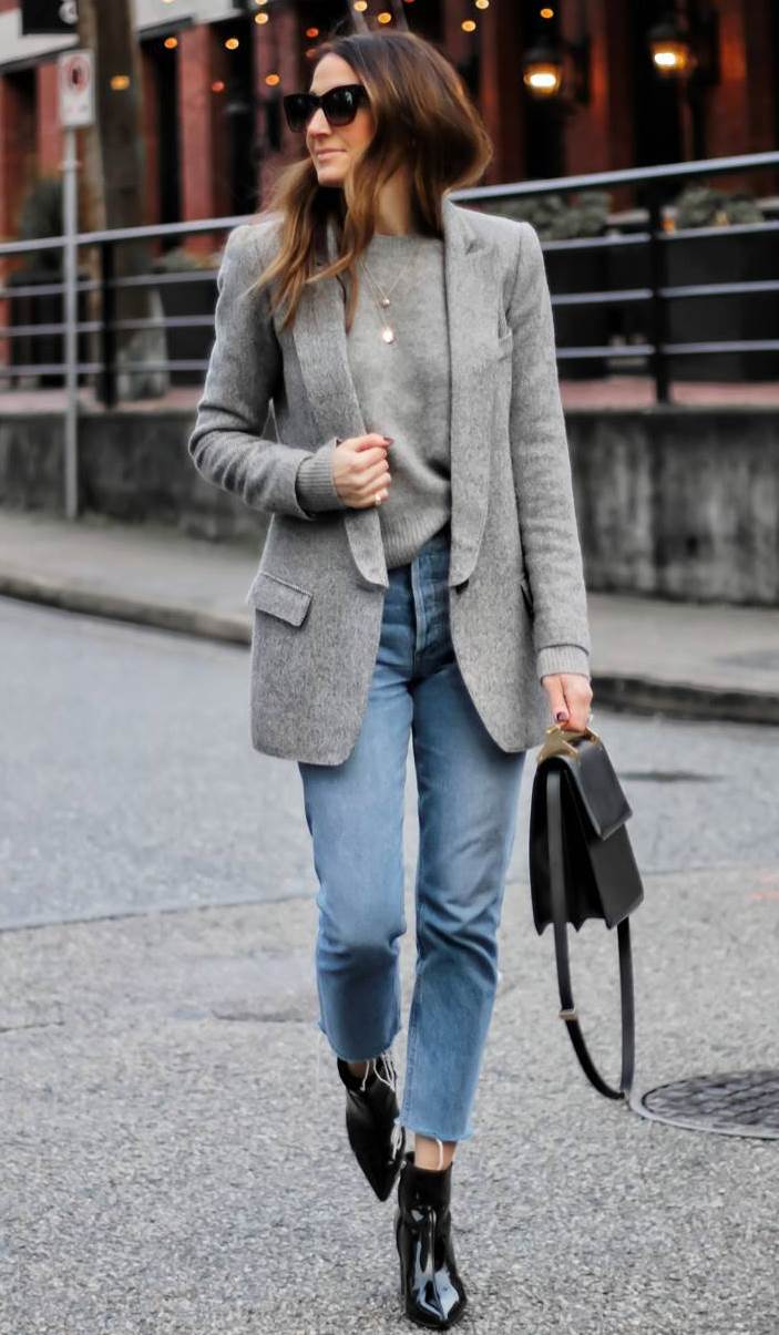 casual fall outfit inspiration / grey blazer + sweater + bag + boots + boyfriend jeans