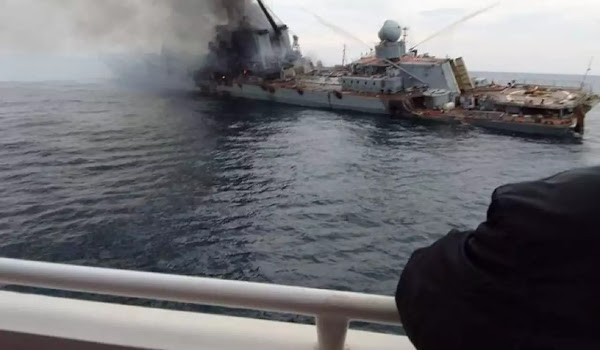 [VIDEO] Ukraine : les premières images du croiseur russe « Moskva » en train de couler