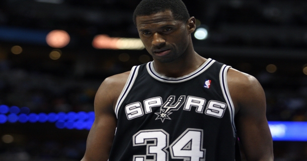 antonio mcdyess fue dado de baja el lunes por los san antonio spurs en 