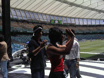 Priyanka Chopra,Shahrukh Khan and Shahid Kapoor Rehearsing at the Durban Moses Mabhida stadium