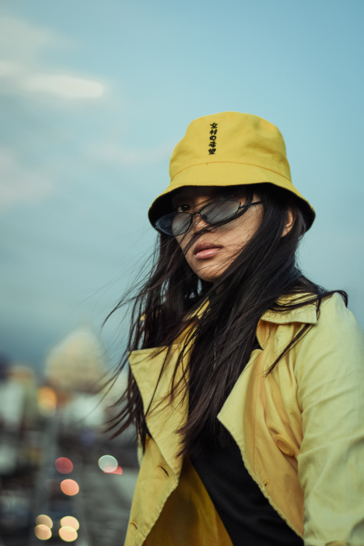 woman with bucket hat