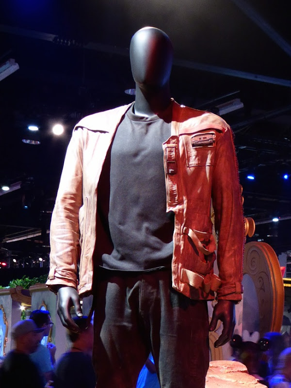 Finn jacket Star Wars Force Awakens