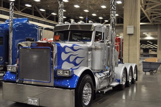 gambar truk keren Peterbilt  extremely4