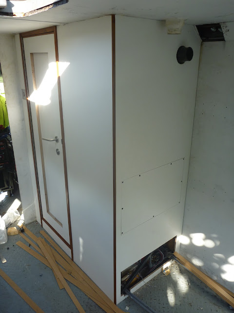 The complete cladding in 12mm WISA multiwall around the bathroom in Jim