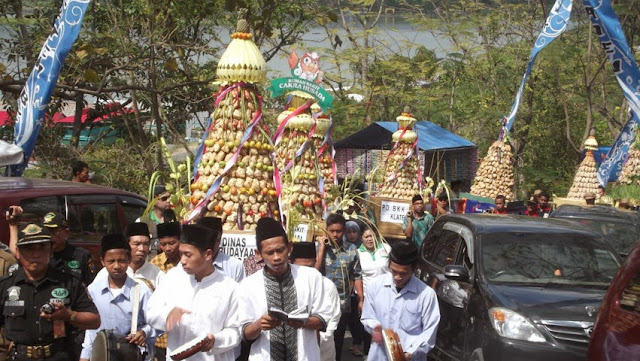 Wisata Warung Apung Rowo Jombor Klaten