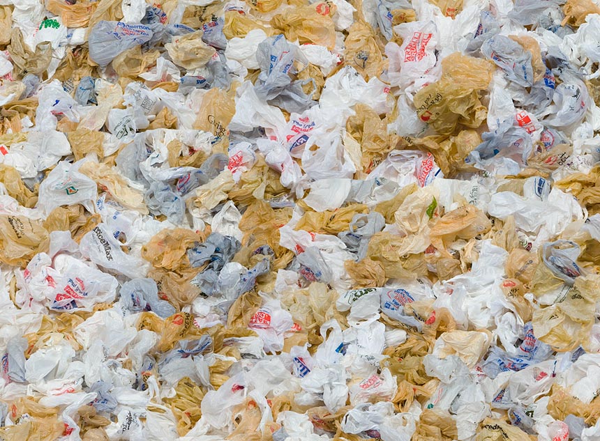  Bahaya  Sampah Plastik bagi  Lingkungan dan Kesehatan  