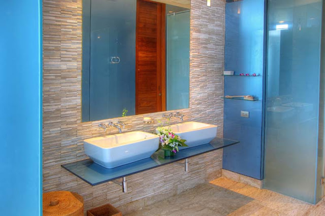 Blue wall modern bathroom 
