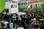 Sat Lantas Polres Tebing Tinggi Tangani Kecelakaan Kereta Api vs Agya di Persiakan