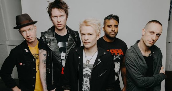 Sum 41 Officially Joins Hopeless Records!