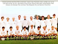 SC TELSTAR VELSEN - Velsen, Holanda - Temporada 1970-71 - Dick Bond, Lechermann, Joop de Jong, Fred André, Jan Rab (entrenador), Van der Lugt, Monne De Wit, Fens, Zwaan y Cees De Vries; Stanic, Manders, Driessen, Molenaar, Van Essen, Wijngaarde, Van Egmond y Tjeerd Kort - 11º clasificado en la Eredivisie holandesa