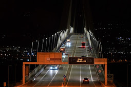 Sebagian Lampu di Jembatan Yunani Dimatikan untuk Hemat Energi