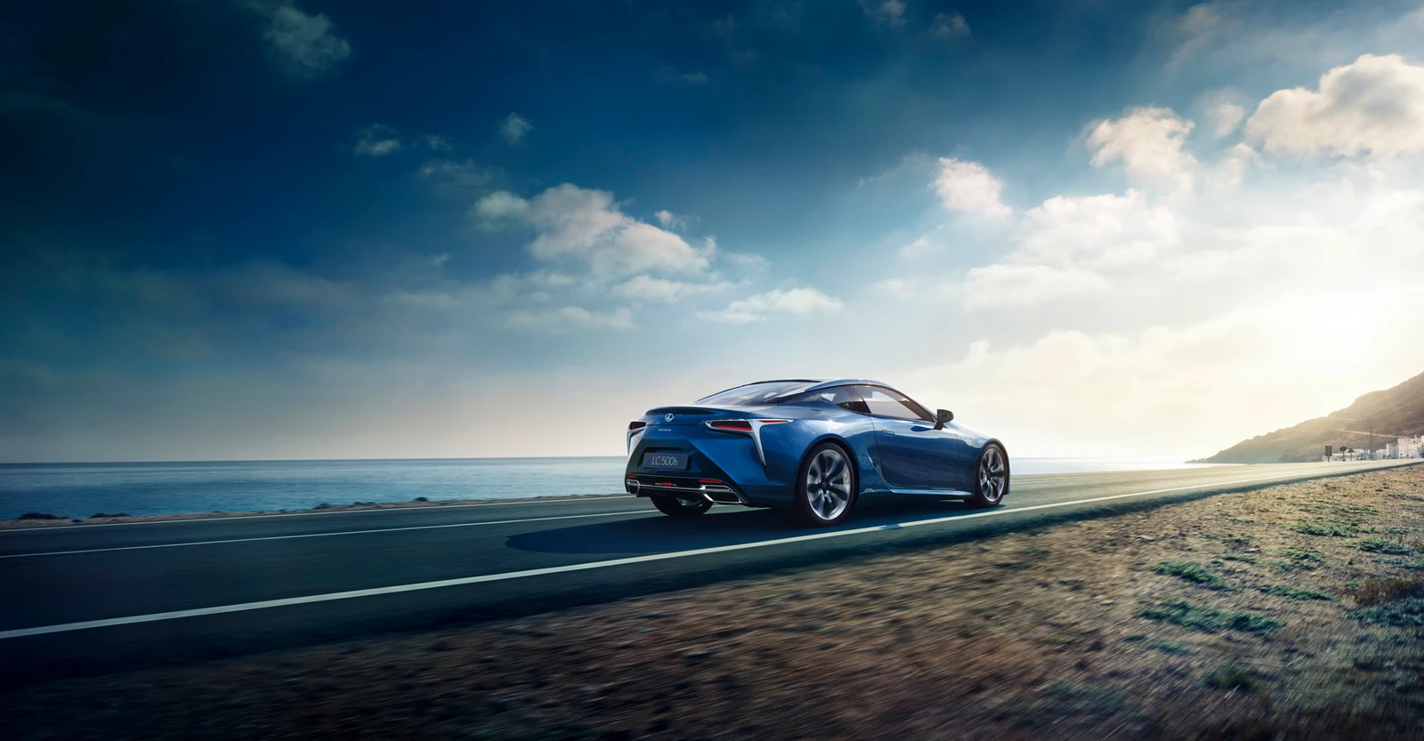 Bật mí siêu phẩm Lexus LC500h 2017 trước ngày ra mắt