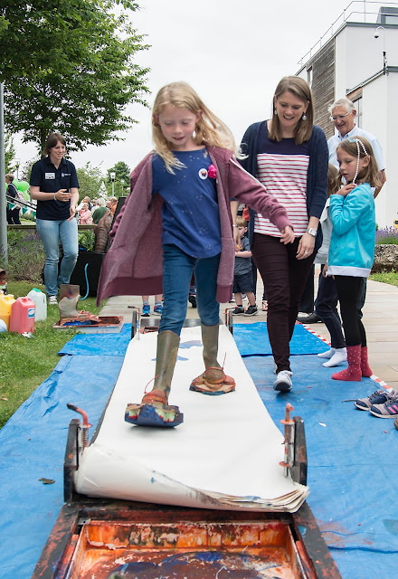 Walk like a dinosaur - with thanks to Plymouth University Earth Sciences Department