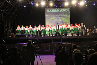 Exhibición de danzas de Ibarra-Kaldu, Erreka-Ortu y Laguntasuna