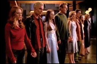 Buffy, cazavampiros: Otra vez con más sentimiento (Buffy the Vampire Slayer: Once More, with Feeling, 2001)