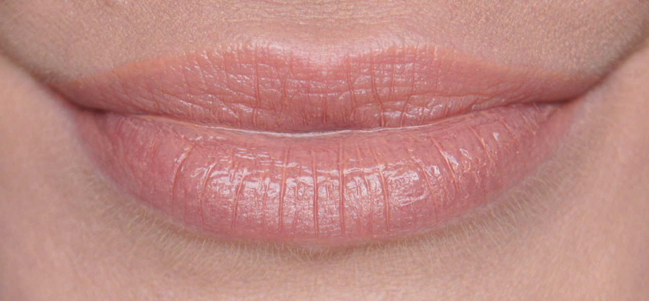 rimmel apocalips lip lacquer 600 nude eclipse swatch