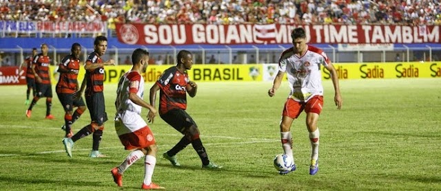 Vitória é adversário chato e, de virada, vence Xata