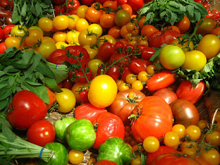 Tips for choosing the healthiest tomatoes for your summer table by Better Living Fitness founder Mark Thiesmeyer. Photo courtesy Jeremy Keith via Flickr.