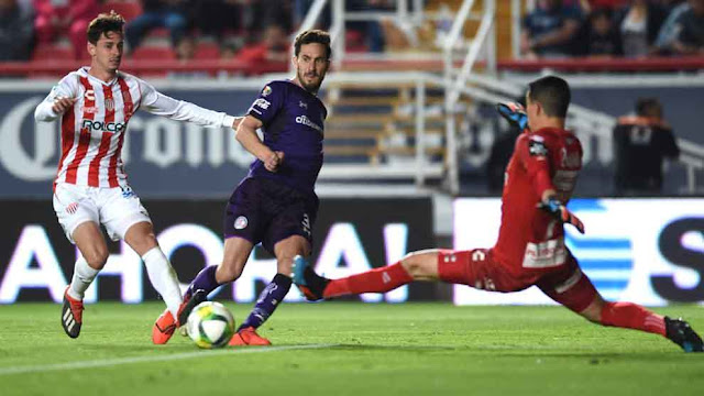 Necaxa y Toluca dividen puntos en el debut de Ricardo La Volpe como técnico escarlata