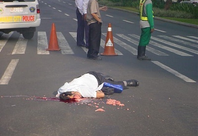 Gambar kemalangan jalan raya di seluruh dunia.