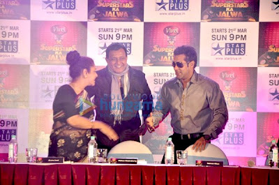 Salman Khan and Mithun bond at Cintaa Superstars Ka Jalwa launch picture