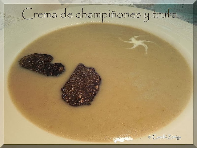 http://cocinandosetas.blogspot.com.es/2011/02/crema-de-champinones-y-trufa.html