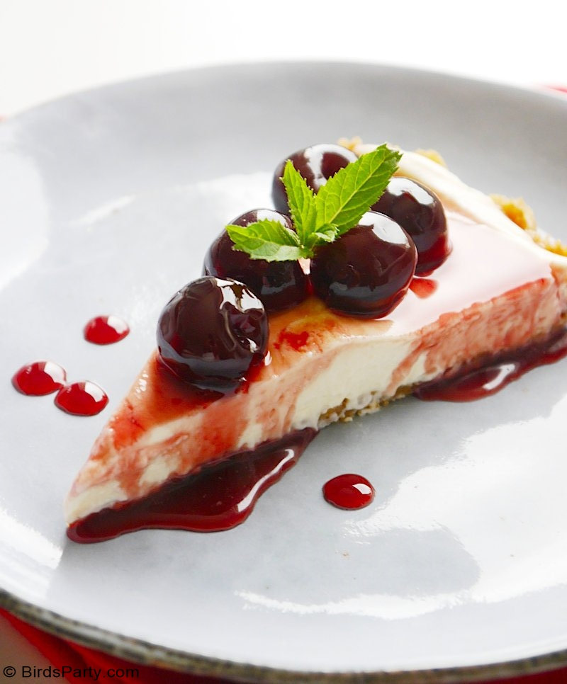 Recette de Cheesecake aux Cerises Sans Cuisson - facile te rapide pour un dessert estivale ou pour servir lors des célébrations du 14 juillet!