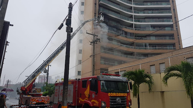 Extintor de incêndio de CO2 (Gás Carbônico), conforme a norma ABNT NBR 15808 e certificado pelo INMETRO, fabricação 2018 e com garantia de um ano caso o lacre seja rompido. Temos Extintores Portáteis de CO2 de 4 e 6 kg com capacidades extintoras de 5 BC e Extintores Sobre-Rodas (carreta) de CO2 de 25 e 50kg, com capacidade extintora de 10BC Extintor de incêndio classe BC, são extintores indicados para combater incêndios da classe B (líquidos inflamáveis) e C (equipamentos elétricos  Temos ótimos descontos no atacado Fornecemos suporte para extintor, placas de sinalização e Instalação