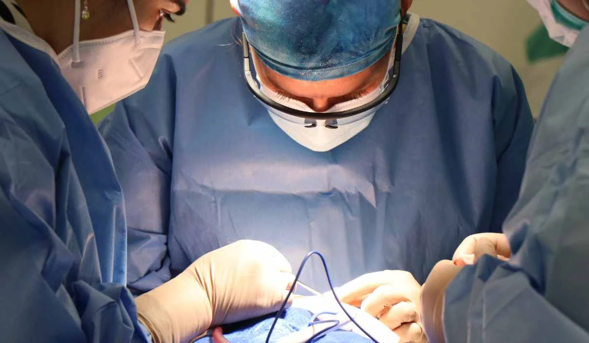 دكتور عماد فرج للتجميل