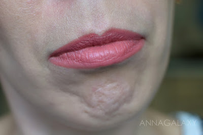 Освежающий оттенок Bourjois Rouge Fabuleux Lipstick 06 sleepink beauty свотчи