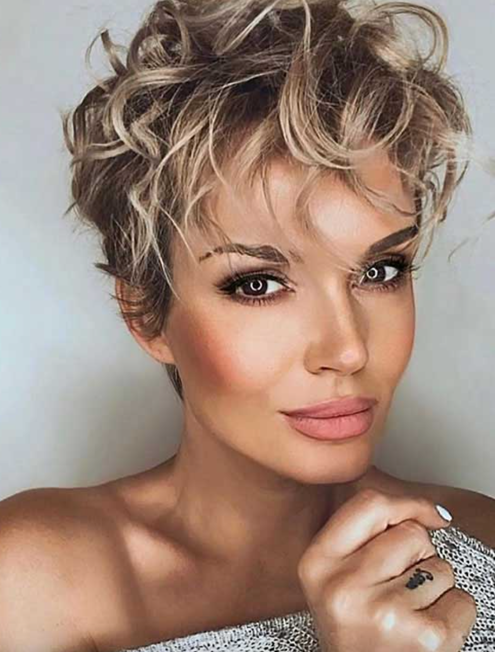 very short curly hairstyles