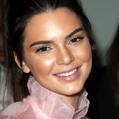 Kendall Jenner: Πώς αντιμετώπισε το πρόβλημα ακμής της;