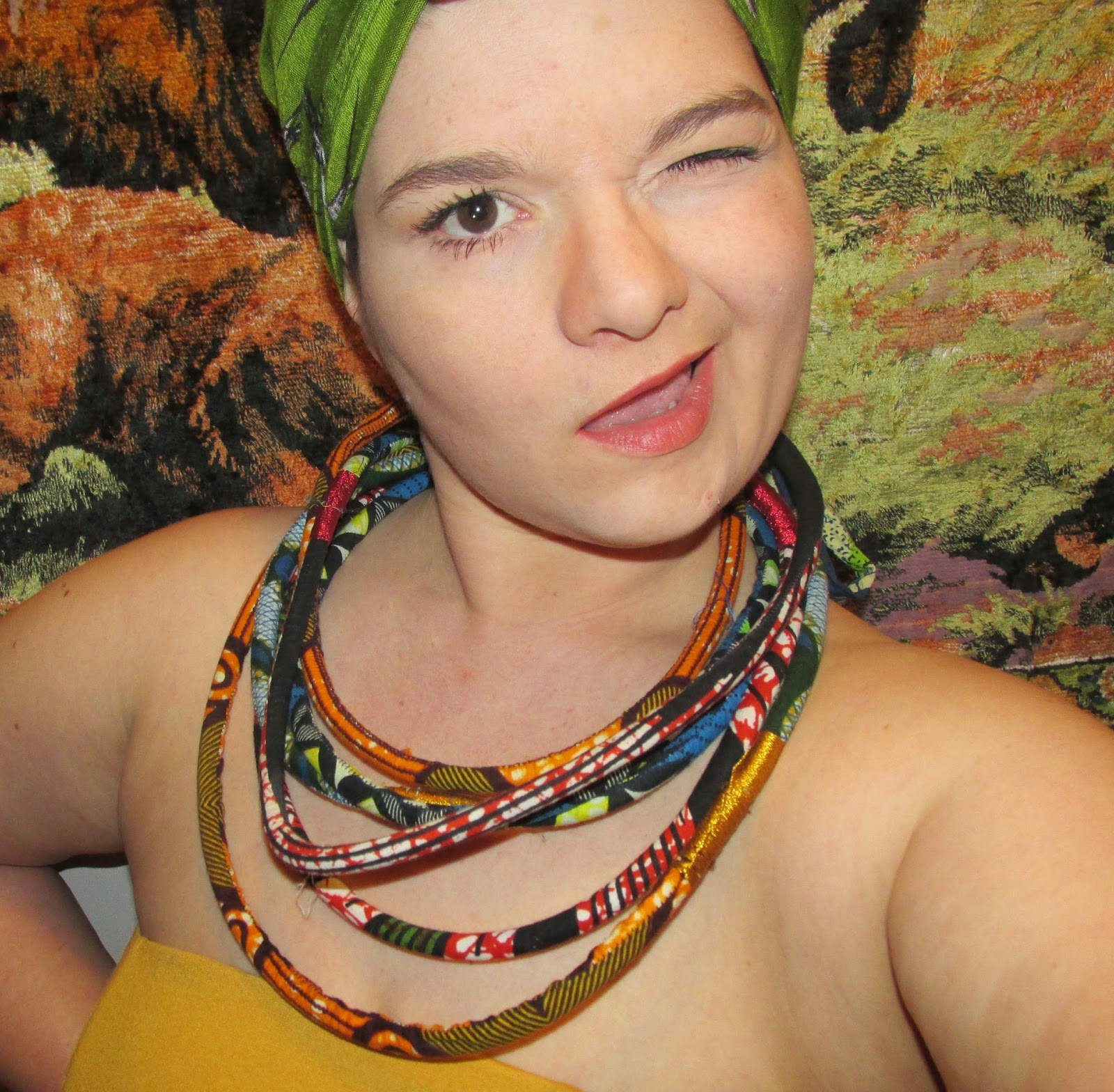 http://leslubiesdelulue.blogspot.fr/2015/04/diy-un-collier-ma-taille-3.html