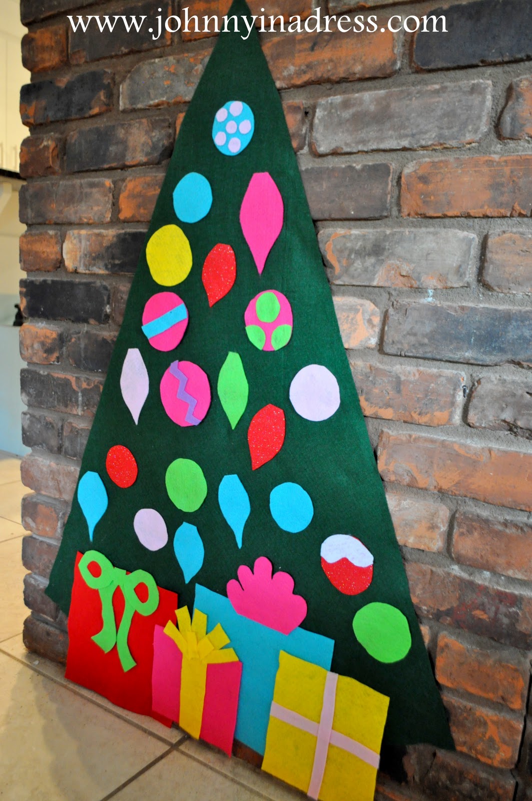 Johnny In A Dress: Play Felt Tree & Ornaments