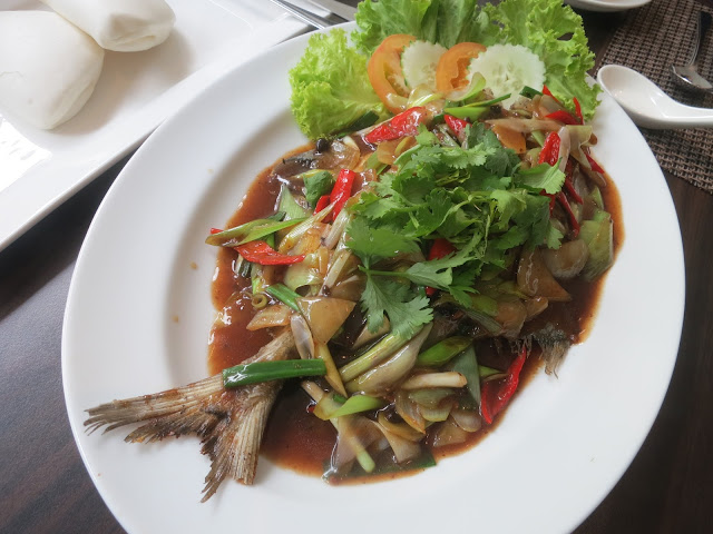 Deep Fried Black Pomfret with Leek and Salted Bean