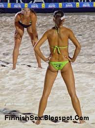 women beach volleyball